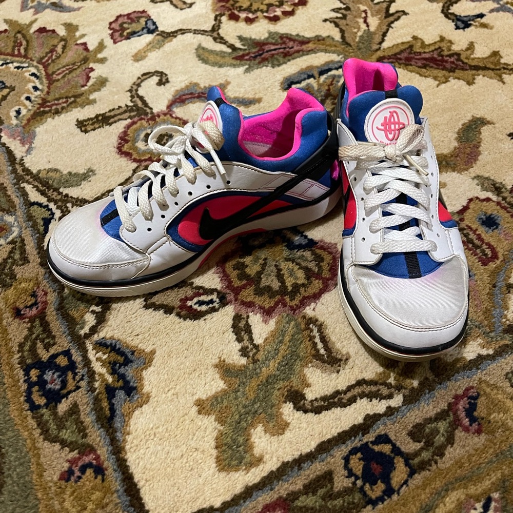 Vintage Women’s Hot Pink Blue & White Nike Shoes Size 7.5 - Picture 6 of 17